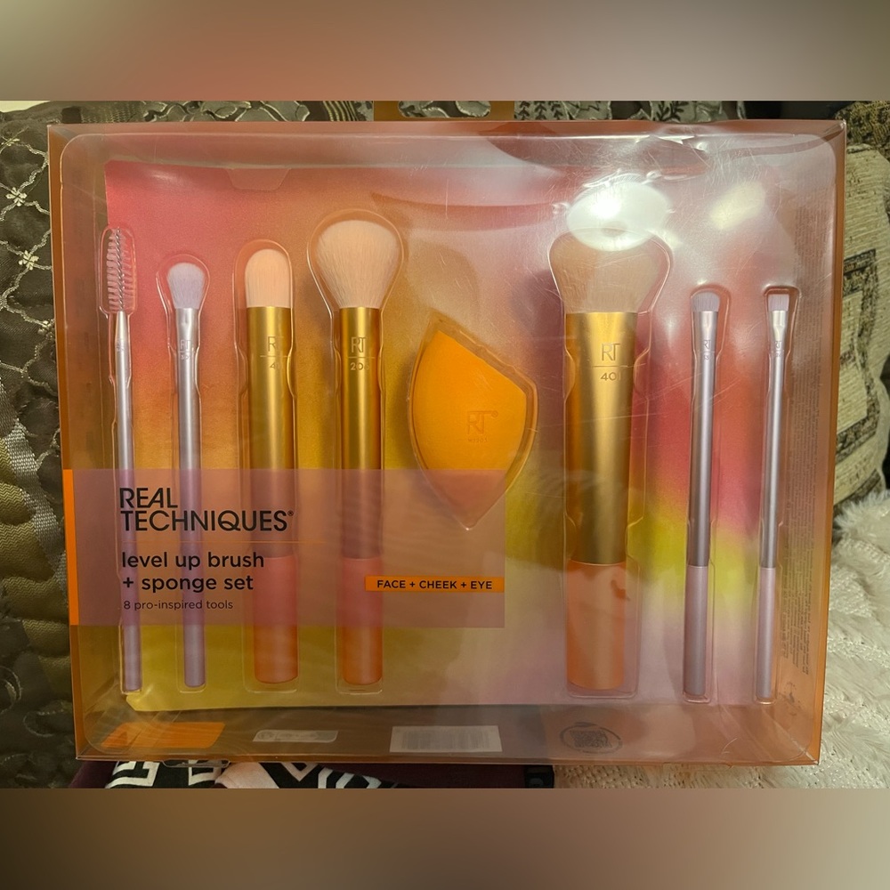 Real Techniques Brush and Sponge Set in Orange and Purple